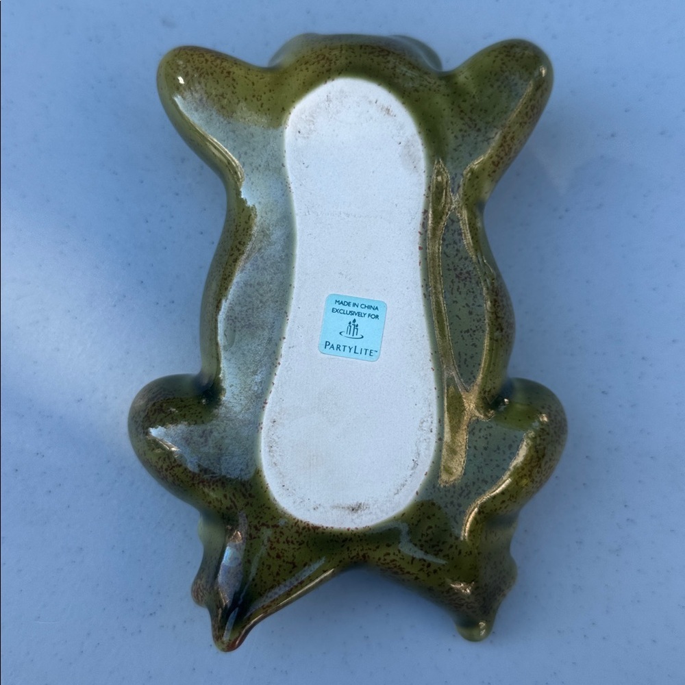 PartyLite Sunbathing Frog Ceramic Tealight Candle Holder - SO CUTE - Picture 2 of 2
